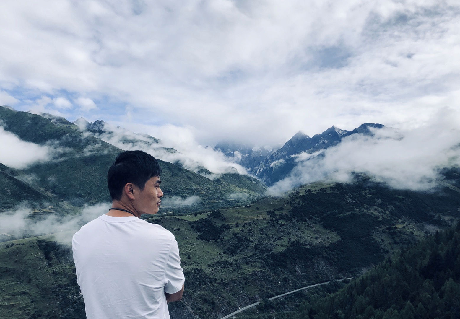 Jungley在技术工作环境中,专注于AI和开发技术研究